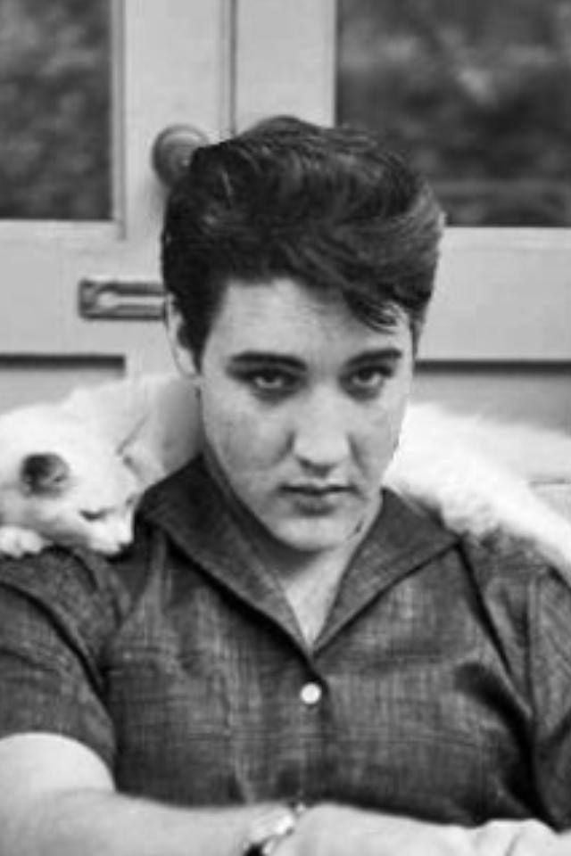 30 Elvis Presley