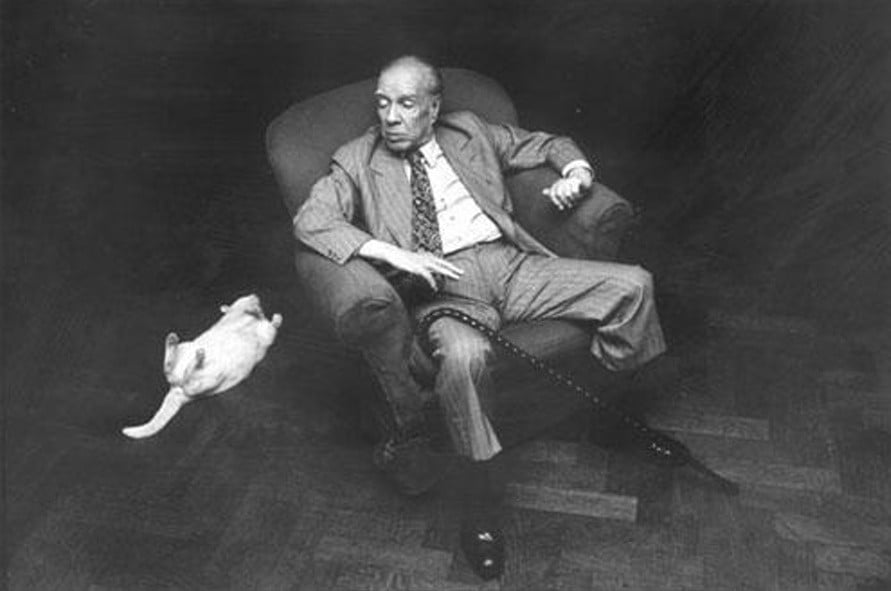 9 Jorge Luis Borges