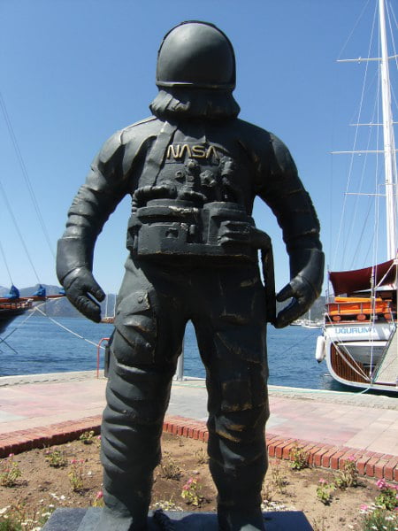 marmaris-astronot-heykeli